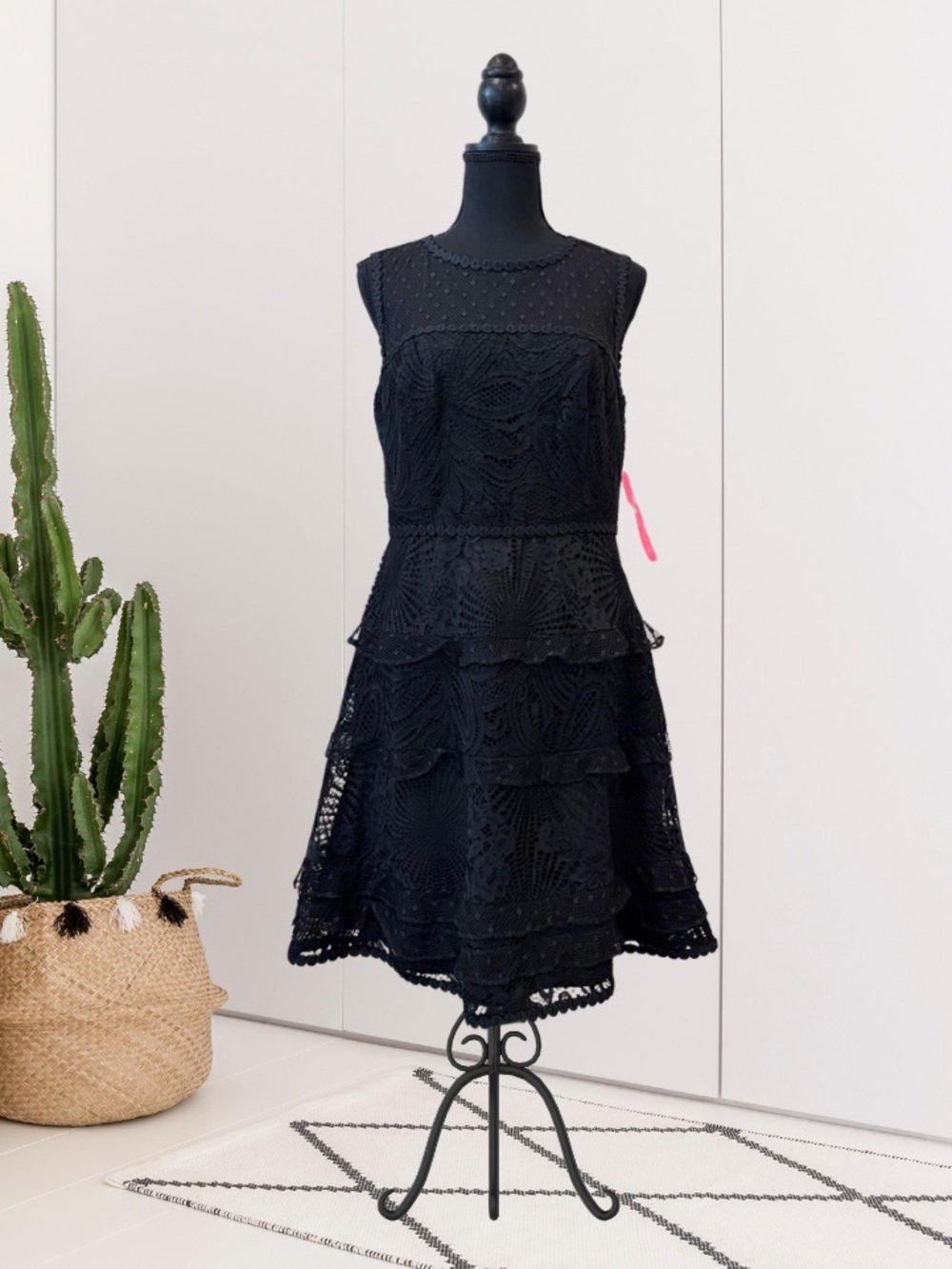 Lilly Pulitzer Kasee Sleeveless Floral Lace Loopy Trim Ruffled Dress